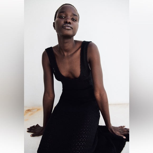 Zara LONG V-NECK DRESS WITH STRAPS. Black. Sizes S, M. New with Tags. - Picture 3 of 9